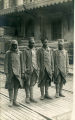 Gefangene Schwarze bei dem Vorstoß der Sturmkompagnie bei Bintreg im August 17. 