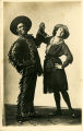 (Foto eines Paares in Wild-West Kostümen) 
